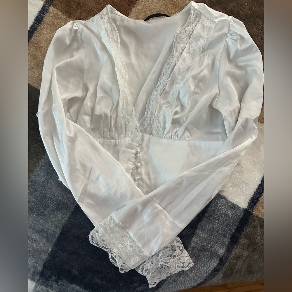 SHEIN White Lace Detail Top